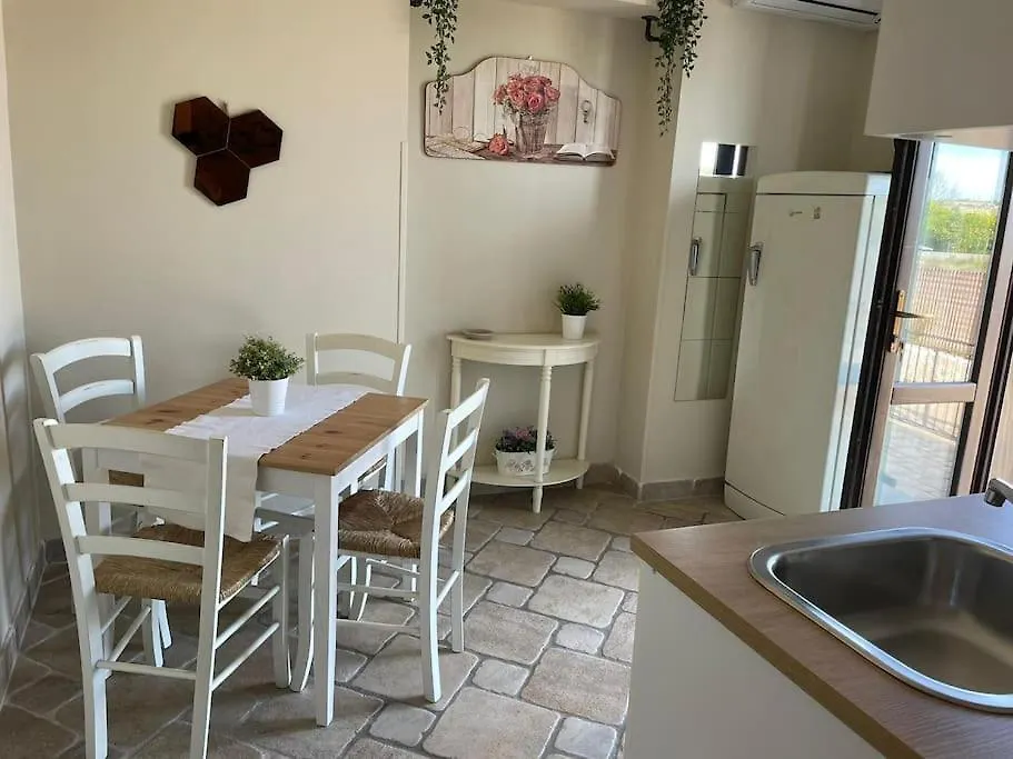 Apartment Brunello Con Veranda E Piscina Condivisa Santa Lucia  Italy