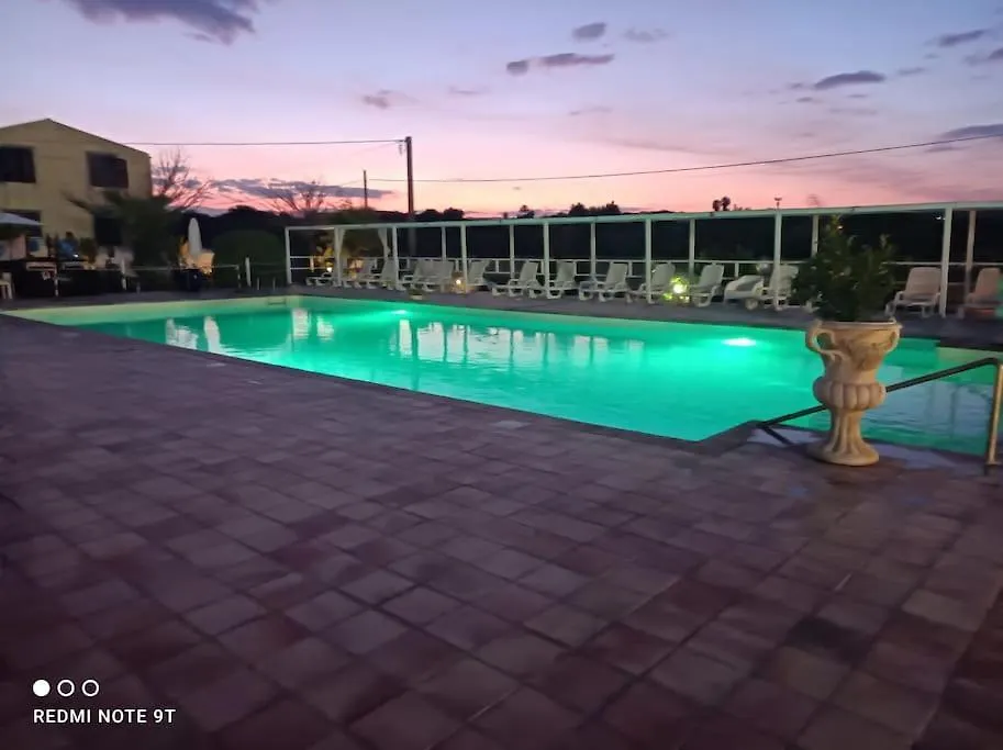 Brunello Con Veranda E Piscina Condivisa Santa Lucia